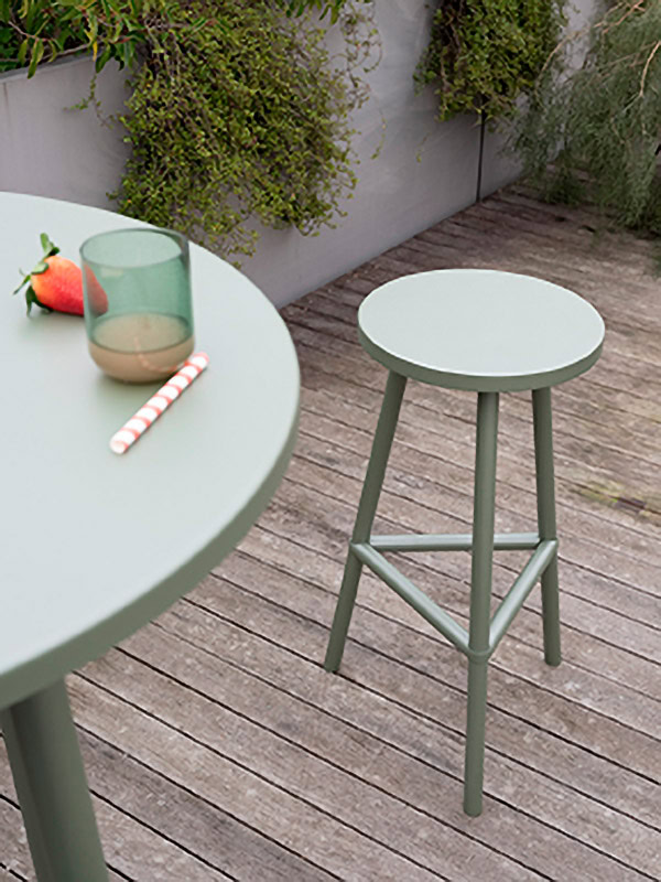 Hug Stools Outdoor